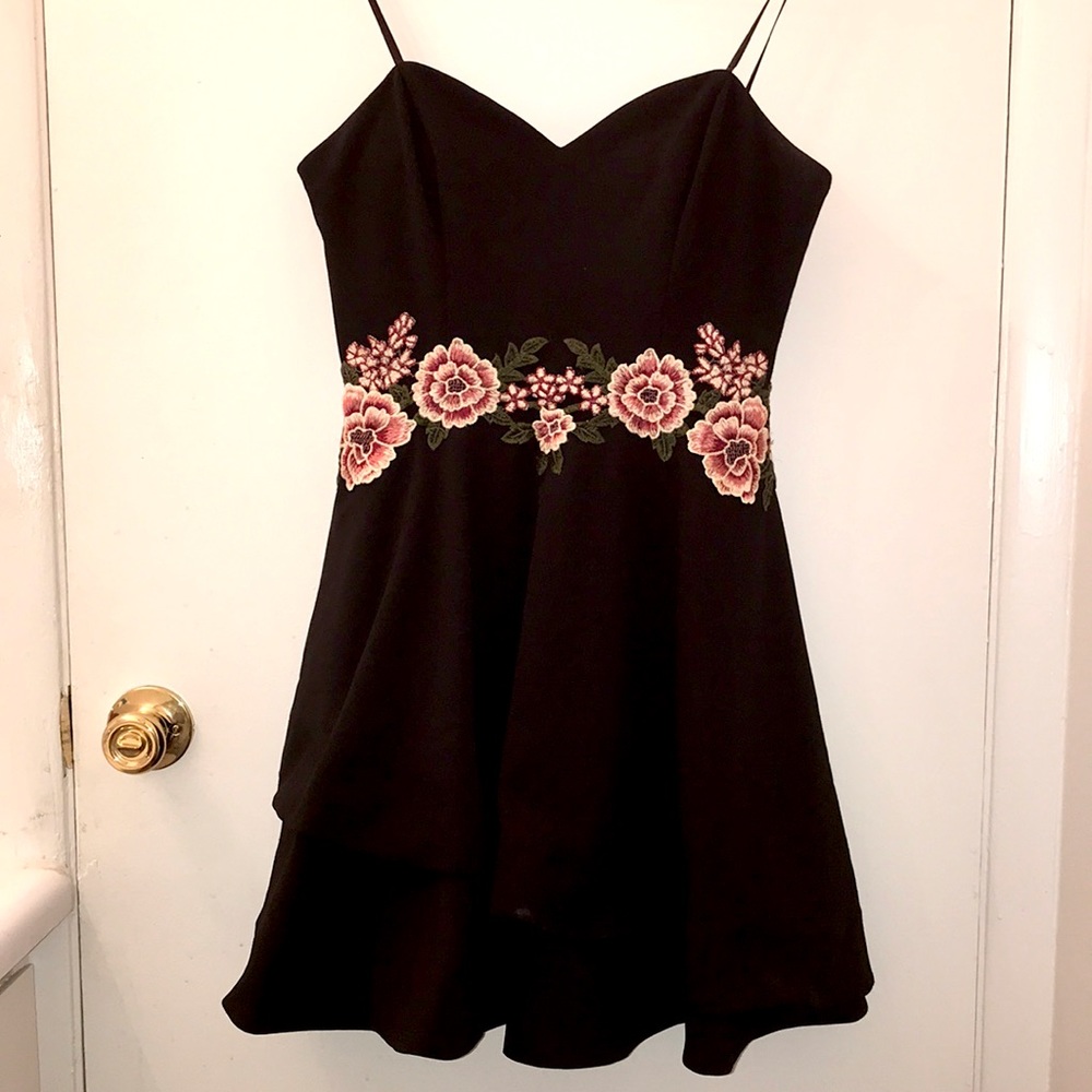 Black dress with Flowers. Size 11 in Juniors